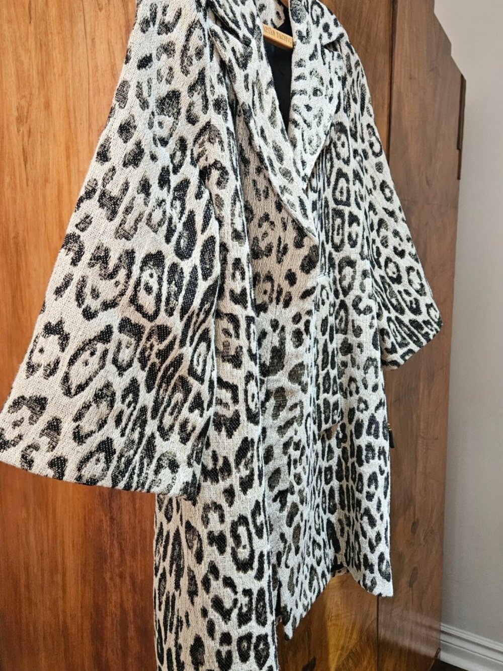 Smythe Jacket, Size 2 with spotted pattern - Picture 3 of 6